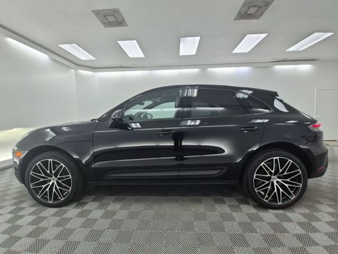 Used 2026 Porsche Macan AWD/4WD image 2