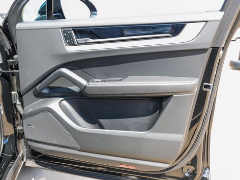 New 2025 Porsche Cayenne E-Hybrid Coupe image 26