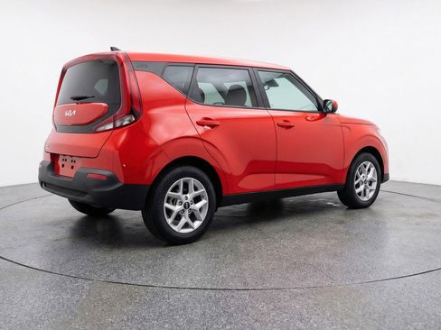 Used 2025 Kia Soul LX w/ LX Technology Package FWD image 9