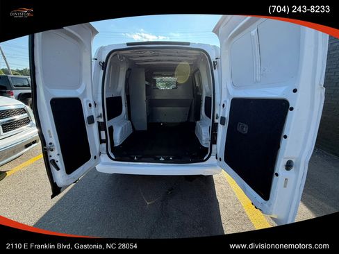 Used 2015 Nissan NV200 SV w/ Technology Package FWD image 11