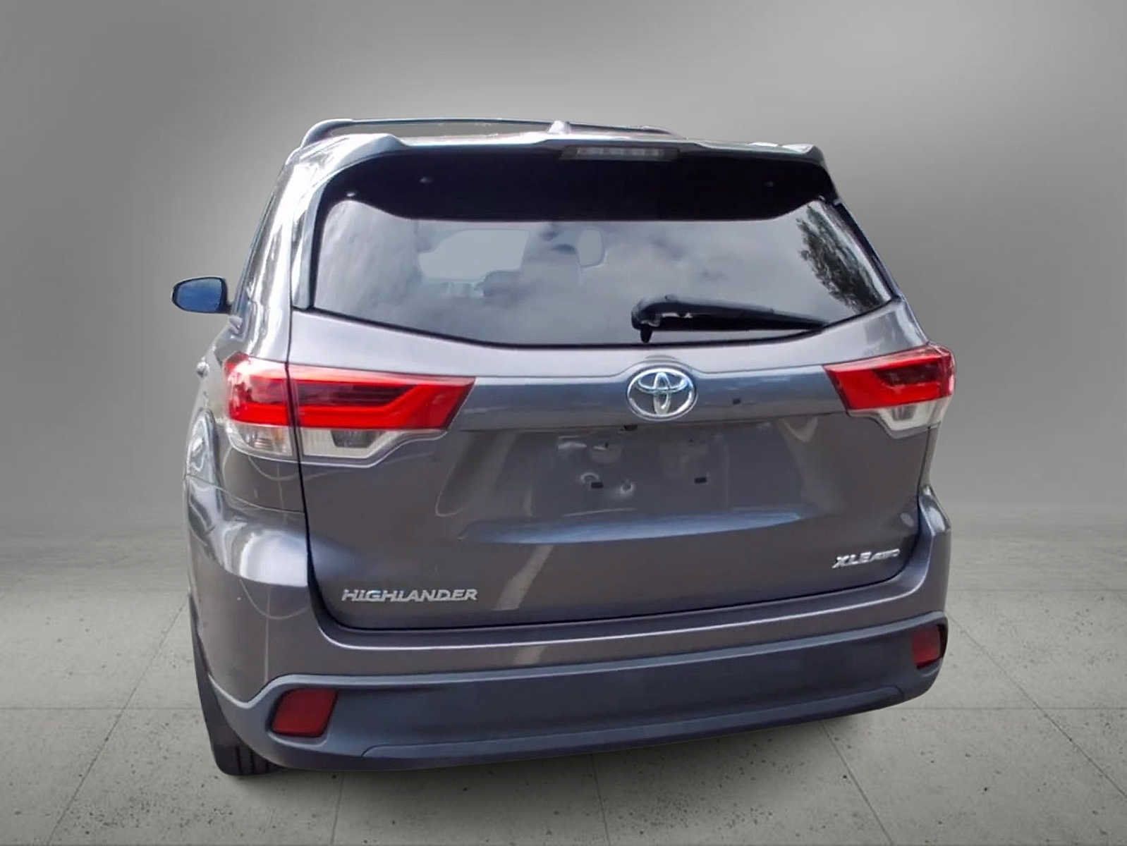 Used 2019 Toyota Highlander XLE AWD/4WD image 7