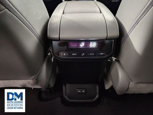 Used 2022 Toyota Highlander XLE FWD image 41