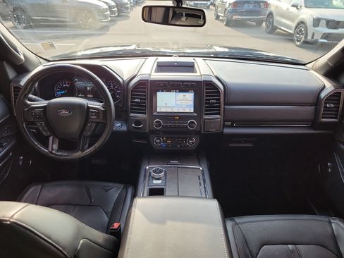 Used 2018 Ford Expedition Limited RWD image 18