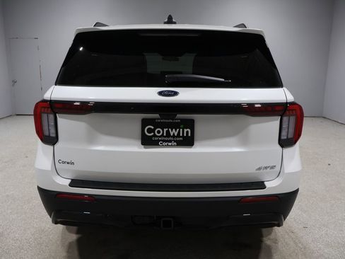 Used 2026 Ford Explorer ST-Line image 3