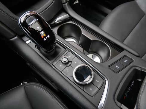 Certified 2024 Cadillac XT6 Sport w/ LPO, Floor Liner Package image 21