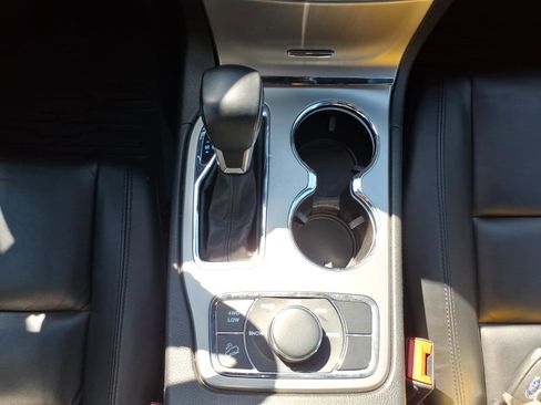Used 2021 Jeep Grand Cherokee Limited AWD/4WD image 20