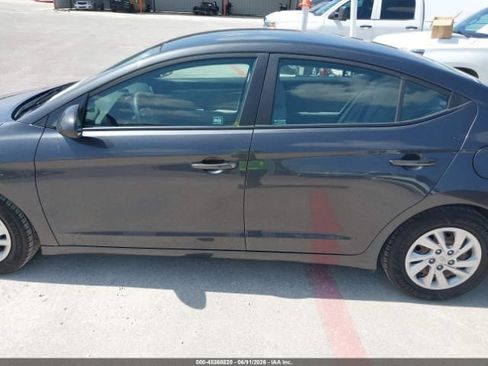 Used 2020 Hyundai Elantra SE FWD image 14