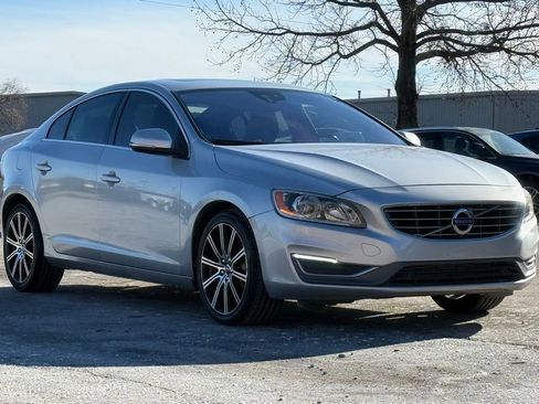 Used 2017 Volvo S60 T5 Inscription image 8