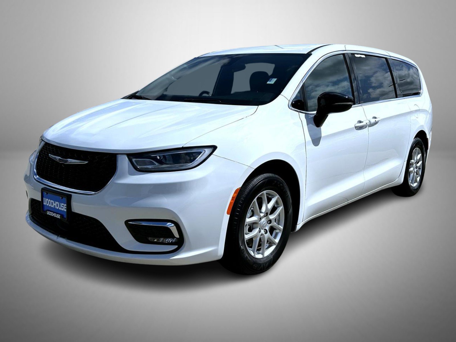 Used 2025 Chrysler Pacifica Select FWD image 1