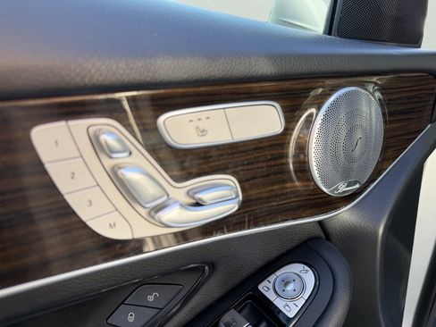 Used 2020 Mercedes-Benz GLC 300 4MATIC image 27