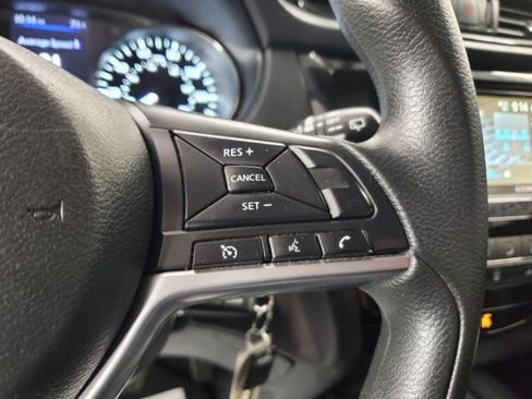 Used 2018 Nissan Rogue S AWD/4WD image 18