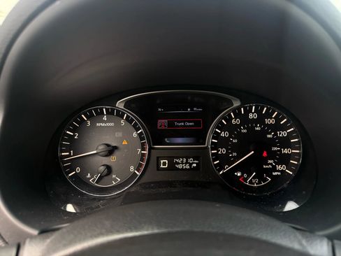 Used 2015 Nissan Altima 2.5 SV w/ Convenience Package FWD image 12
