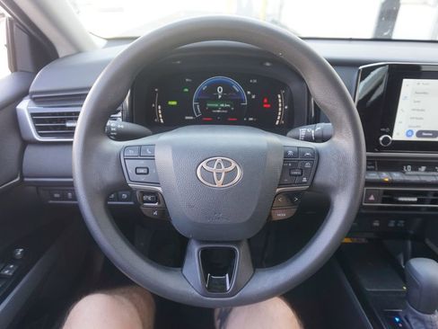 Used 2025 Toyota Camry LE FWD image 3