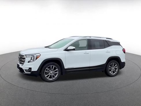 Used 2024 GMC Terrain SLT AWD/4WD image 8