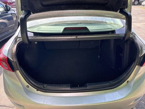 Used 2017 MAZDA MAZDA3 Touring FWD image 16