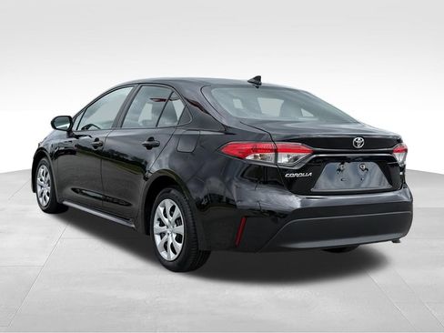 Used 2024 Toyota Corolla LE FWD image 3