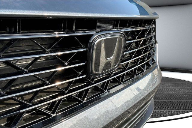 Certified 2025 Honda Accord SE image 35