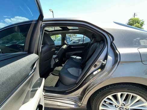 Used 2018 Toyota Camry XLE w/ Audio Package image 10