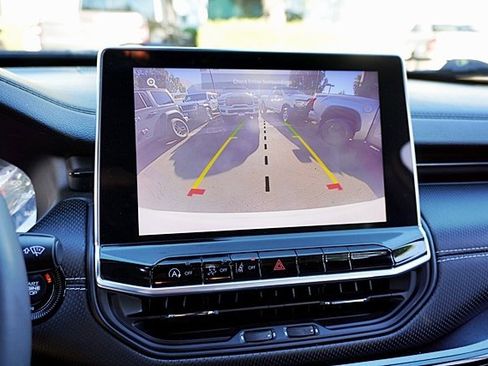 Used 2022 Jeep Compass Altitude image 27