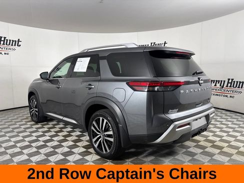 Used 2025 Nissan Pathfinder Platinum FWD image 9