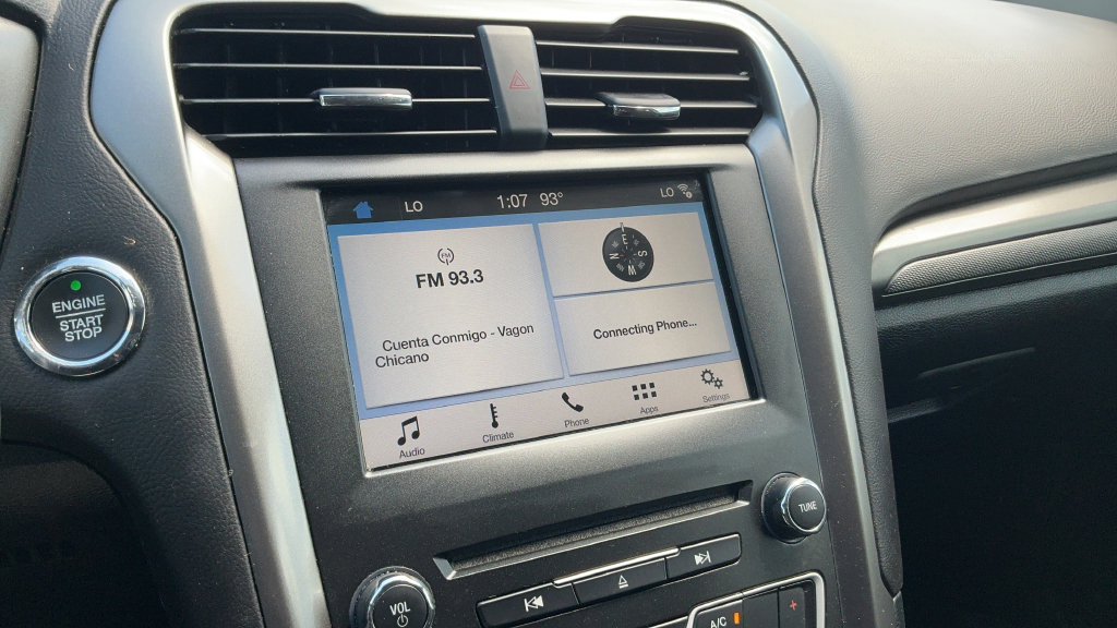 Used 2018 Ford Fusion SE w/ Fusion SE Technology Package FWD image 11