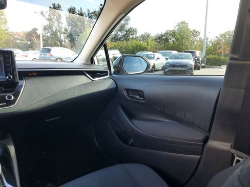 Used 2022 Toyota Corolla LE image 21