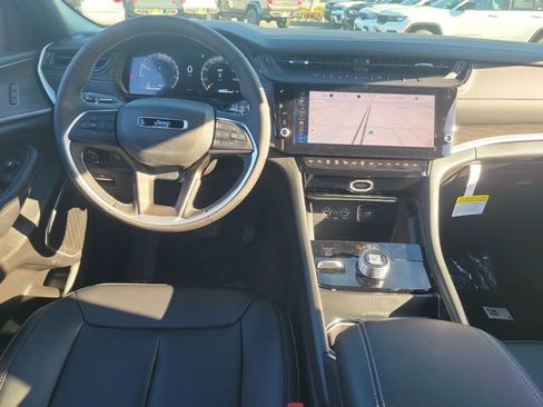 New 2026 Jeep Grand Cherokee Limited w/ Limited Altitude Package AWD/4WD image 8