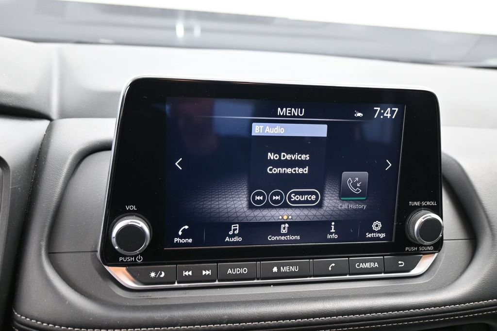 Used 2025 Nissan Rogue SV FWD image 24