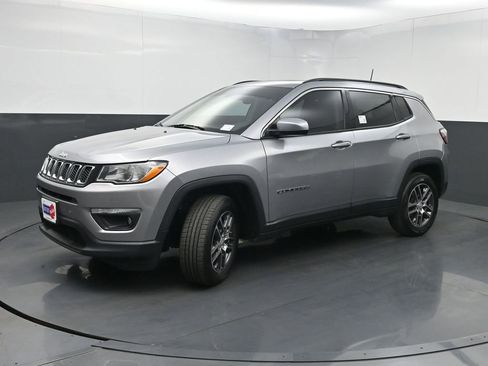 Used 2018 Jeep Compass Latitude w/ Popular Equipment Group image 19
