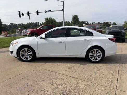 Used 2017 Buick Regal Premium FWD image 5