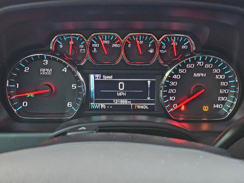 Used 2017 Chevrolet Silverado 1500 LT w/ Texas Edition image 38