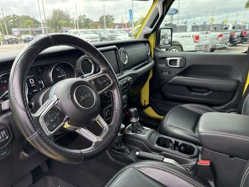 Used 2022 Jeep Wrangler Unlimited Sahara image 9