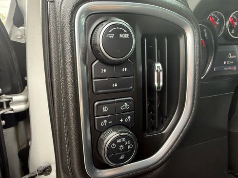 Used 2021 Chevrolet Silverado 2500 LT w/ Convenience Package image 20