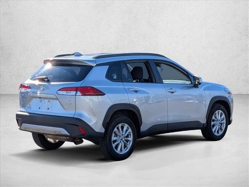 Used 2023 Toyota Corolla Cross LE image 5