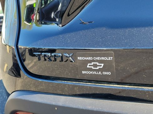 Used 2024 Chevrolet Trax LT w/ LT Convenience Package FWD image 6