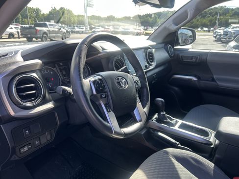 Used 2021 Toyota Tacoma SR5 RWD image 16