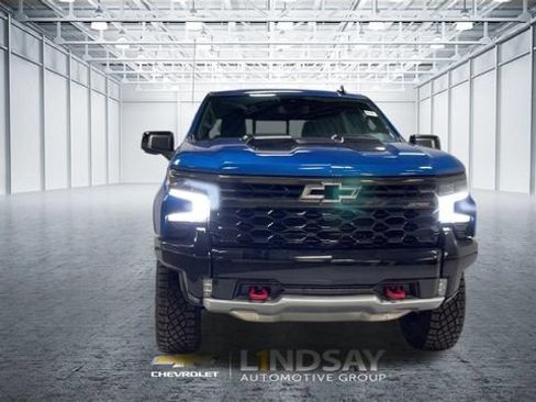 Used 2024 Chevrolet Silverado 1500 ZR2 AWD/4WD image 3