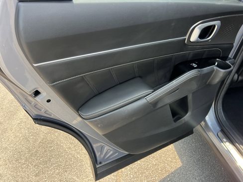 Used 2023 Kia Sorento SX image 21