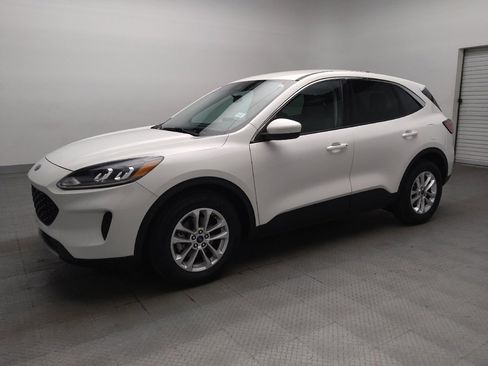 Used 2020 Ford Escape SE FWD image 2