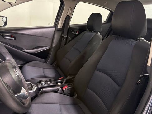 Used 2017 Toyota Yaris iA image 35