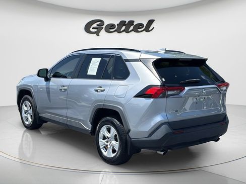 Used 2020 Toyota RAV4 XLE w/ Convenience Package FWD image 7