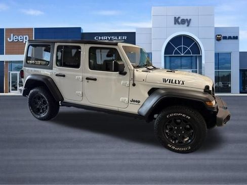 Used 2023 Jeep Wrangler Unlimited w/ Cold Weather Group AWD/4WD image 10