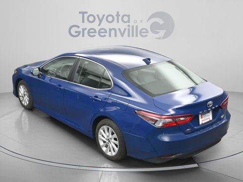 Used 2023 Toyota Camry LE w/ Convenience Package FWD image 9