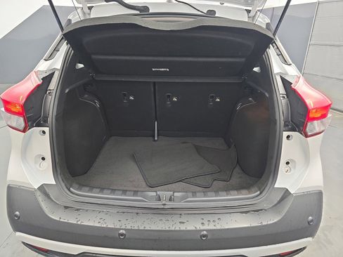 Used 2020 Nissan Kicks SR FWD image 35
