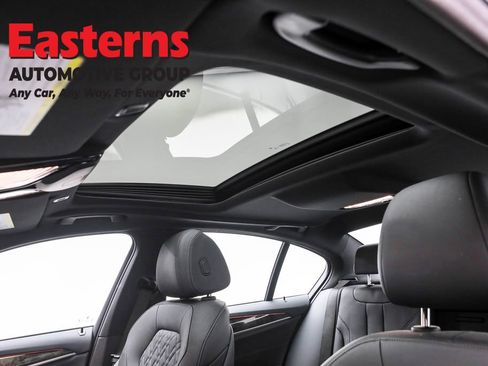 Used 2022 BMW 530i xDrive w/ M Sport Package image 36