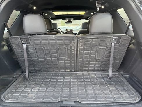 Used 2025 Honda Pilot TrailSport image 37