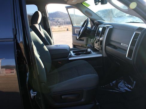 Used 2018 RAM 1500 Classic SLT image 36