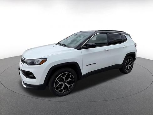 Used 2025 Jeep Compass Limited AWD/4WD image 7