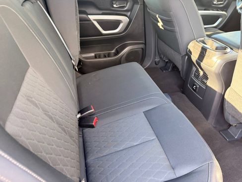 Used 2018 Nissan Titan SV w/ SV Convenience Package AWD/4WD image 13