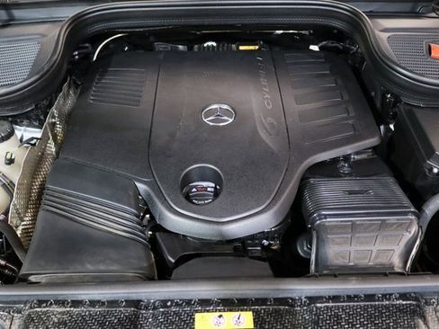 Used 2025 Mercedes-Benz GLS 450 4MATIC image 32